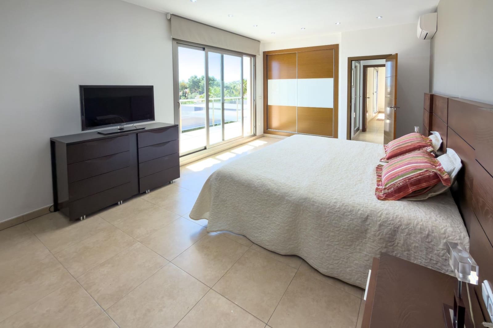 3 bedroom Villa for sale in Calpe / Calp with pool garage - € 1,390,000 (Ref: 9770829)