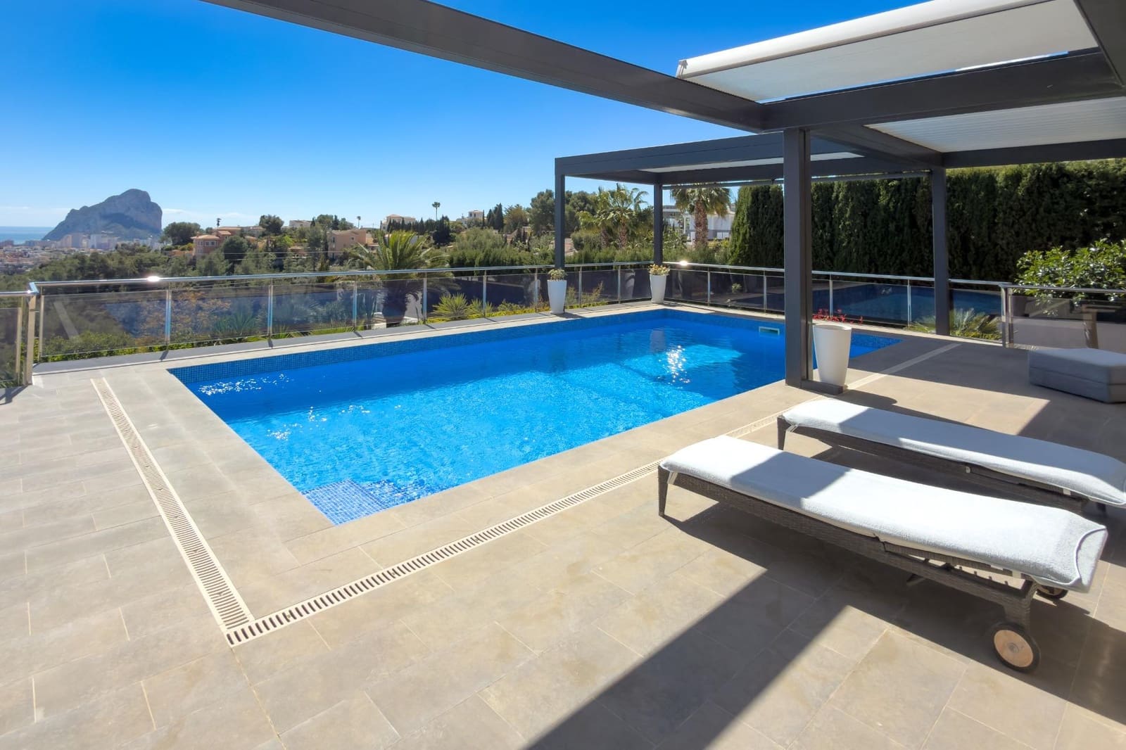 3 bedroom Villa for sale in Calpe / Calp with pool garage - € 1,390,000 (Ref: 9770829)