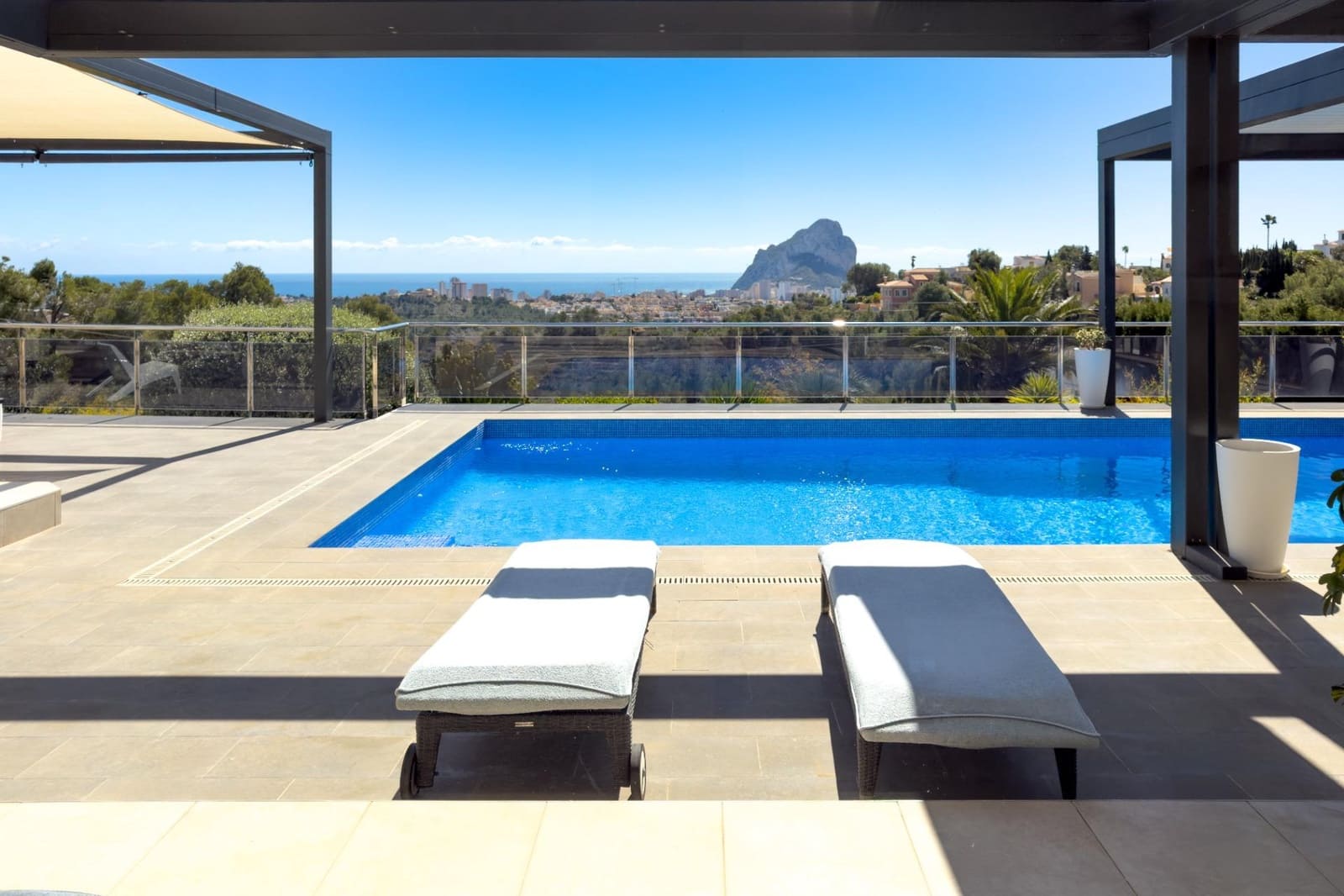 3 bedroom Villa for sale in Calpe / Calp with pool garage - € 1,390,000 (Ref: 9770829)