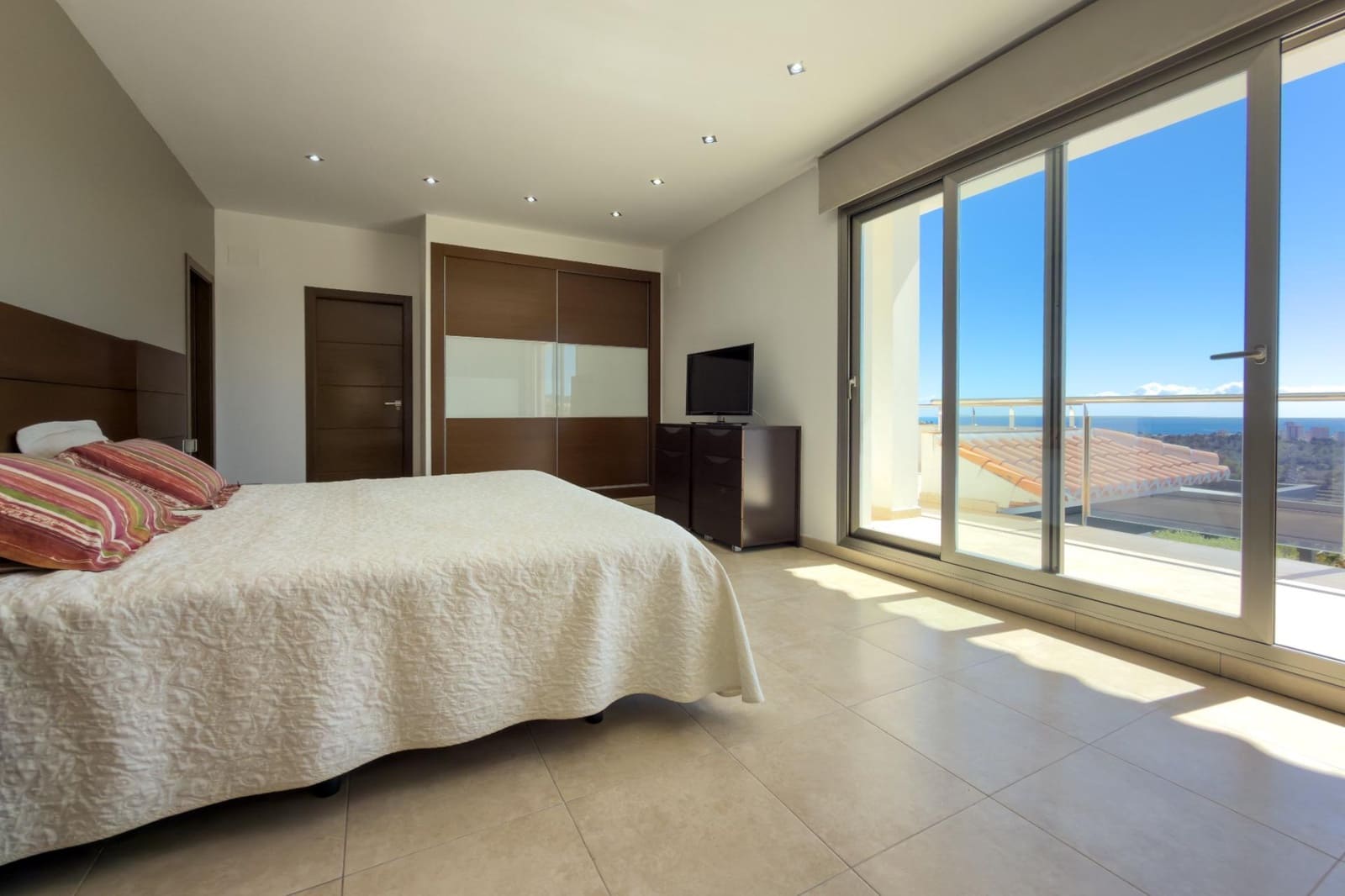 3 bedroom Villa for sale in Calpe / Calp with pool garage - € 1,390,000 (Ref: 9770829)