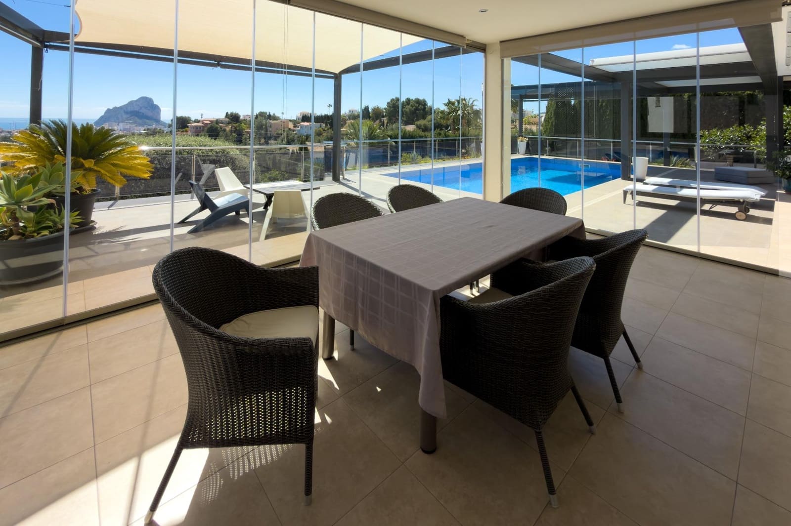 3 bedroom Villa for sale in Calpe / Calp with pool garage - € 1,390,000 (Ref: 9770829)