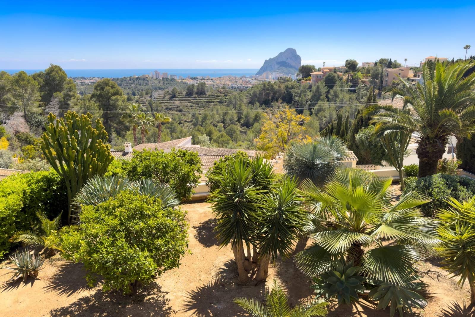 3 bedroom Villa for sale in Calpe / Calp with pool garage - € 1,390,000 (Ref: 9770829)