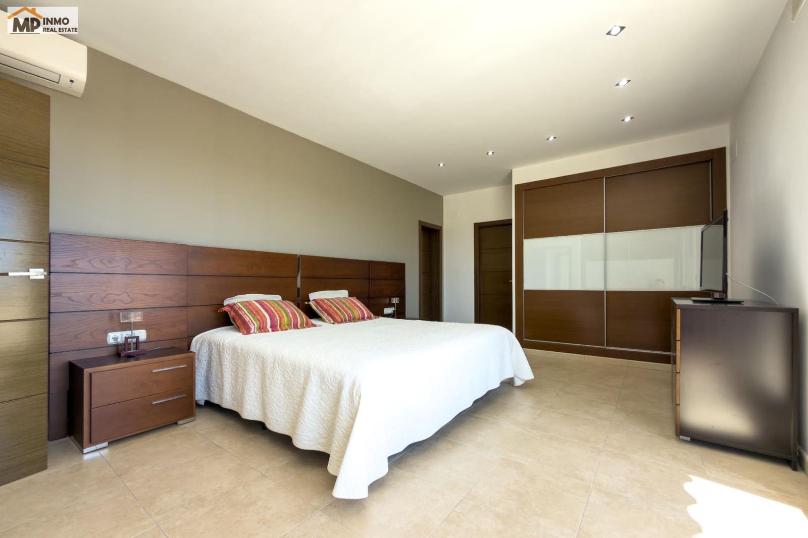 3 sovrum Villa till salu i Calpe / Calp med pool garage - 1 450 000 € (Ref: 9770829)