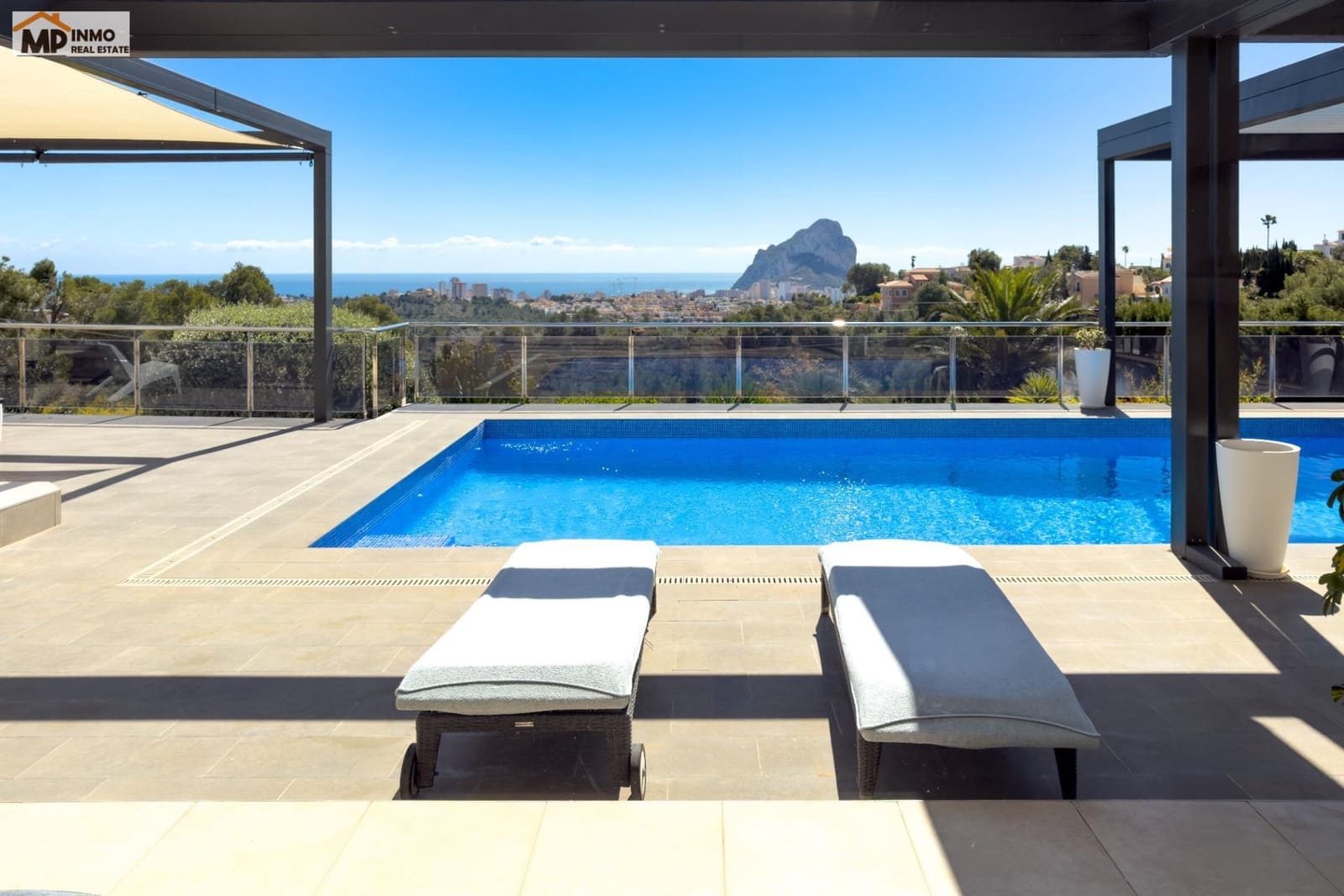 3 sovrum Villa till salu i Calpe / Calp med pool garage - 1 450 000 € (Ref: 9770829)