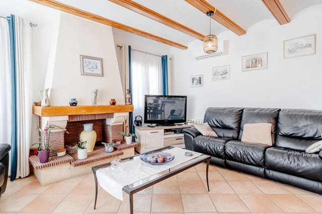 3 soveværelse Villa til salg i Calpe / Calp med swimmingpool garage - € 670.000 (Ref: 9829375)