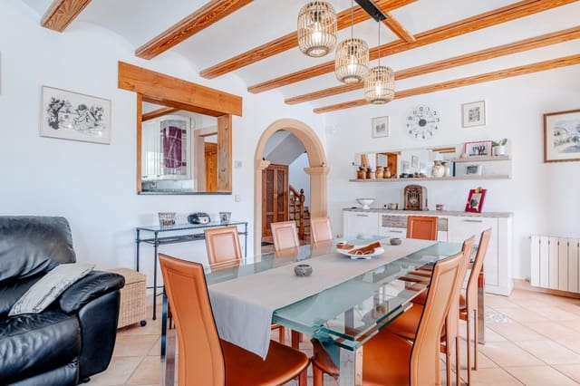 3 soveværelse Villa til salg i Calpe / Calp med swimmingpool garage - € 670.000 (Ref: 9829375)