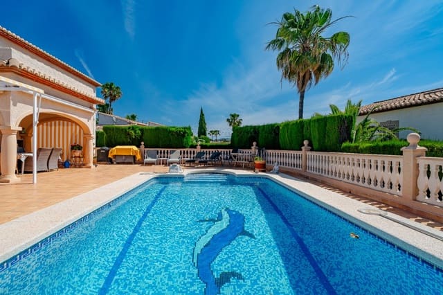 3 soveværelse Villa til salg i Calpe / Calp med swimmingpool garage - € 670.000 (Ref: 9829375)