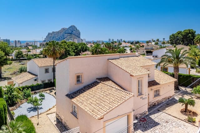 3 soveværelse Villa til salg i Calpe / Calp med swimmingpool garage - € 670.000 (Ref: 9829375)