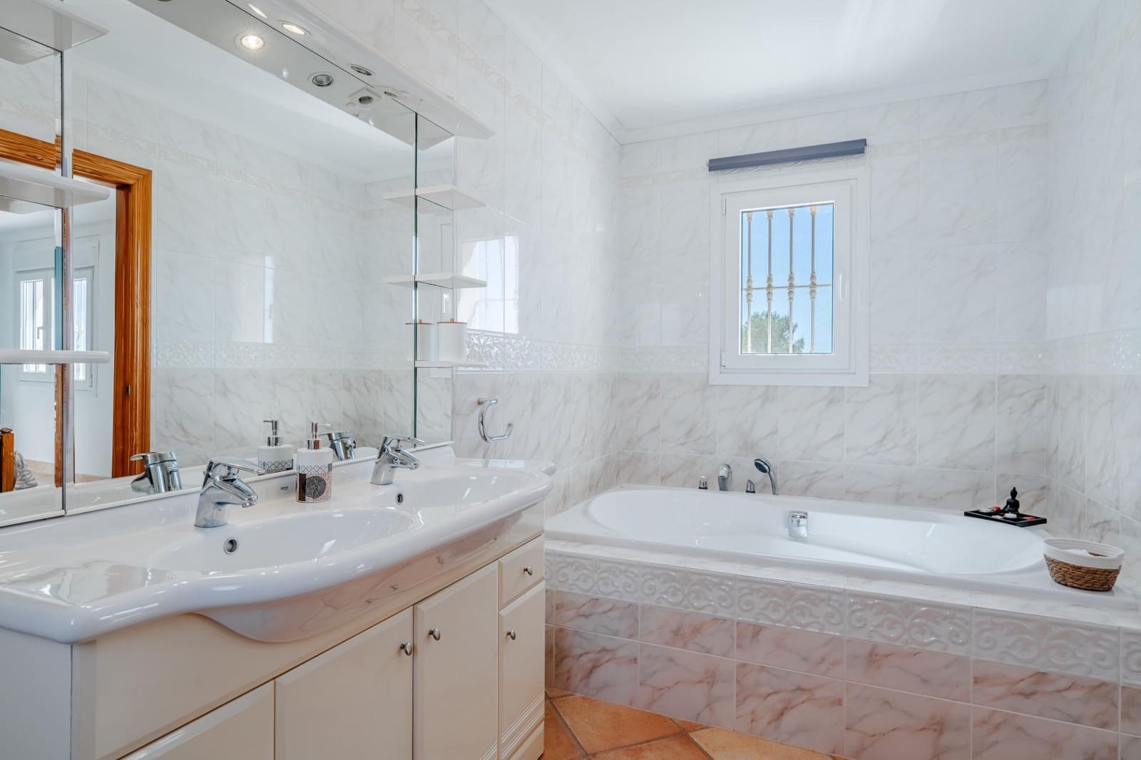 3 soveværelse Villa til salg i Calpe / Calp med swimmingpool garage - € 670.000 (Ref: 9829375)