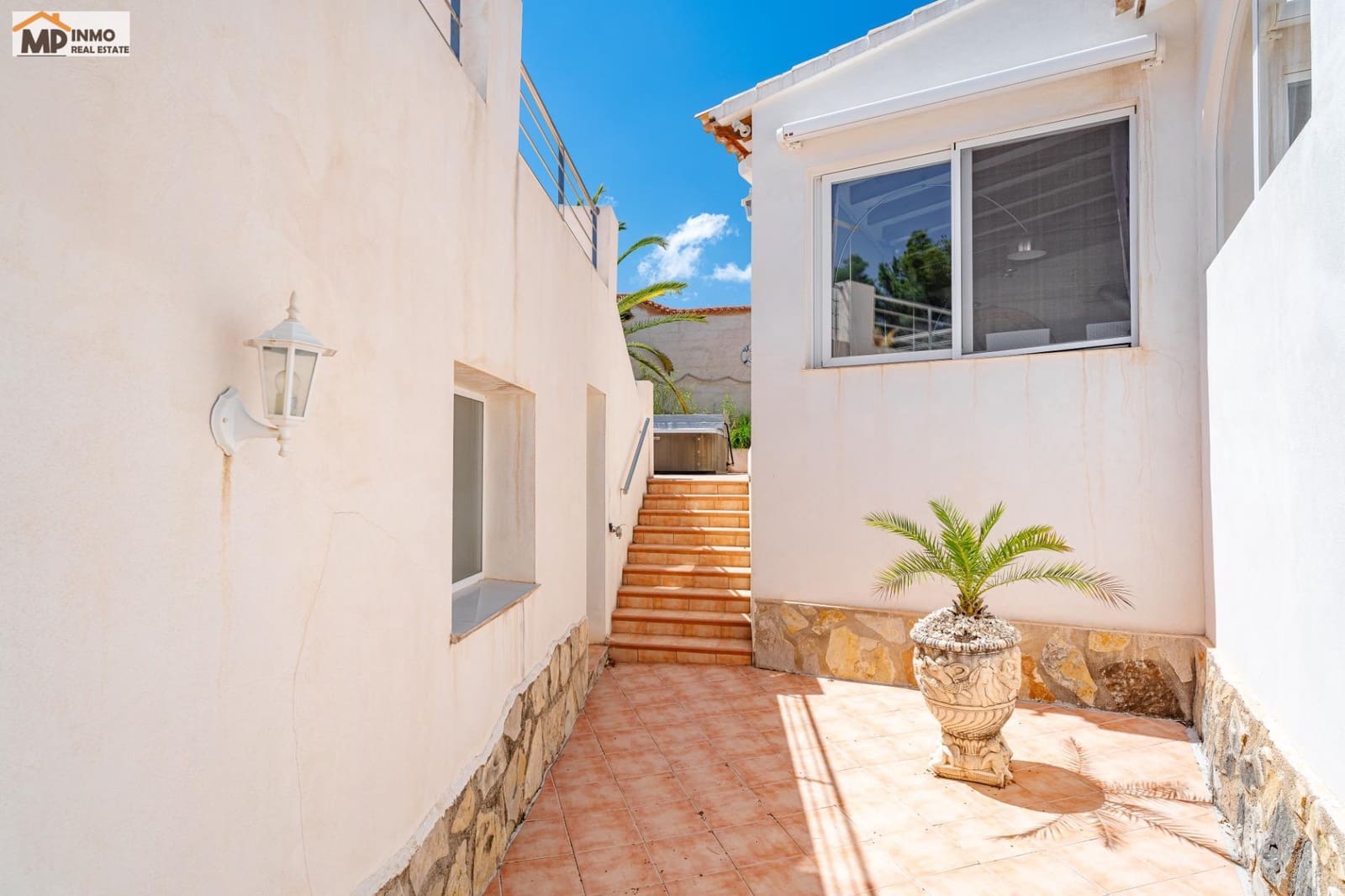3 bedroom Villa for sale in Calpe / Calp with pool garage - € 480,000 (Ref: 9851958)