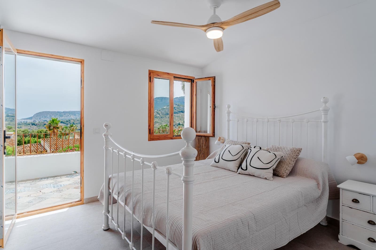 4 bedroom Villa for sale in Calpe / Calp with pool garage - € 925,000 (Ref: 9936565)