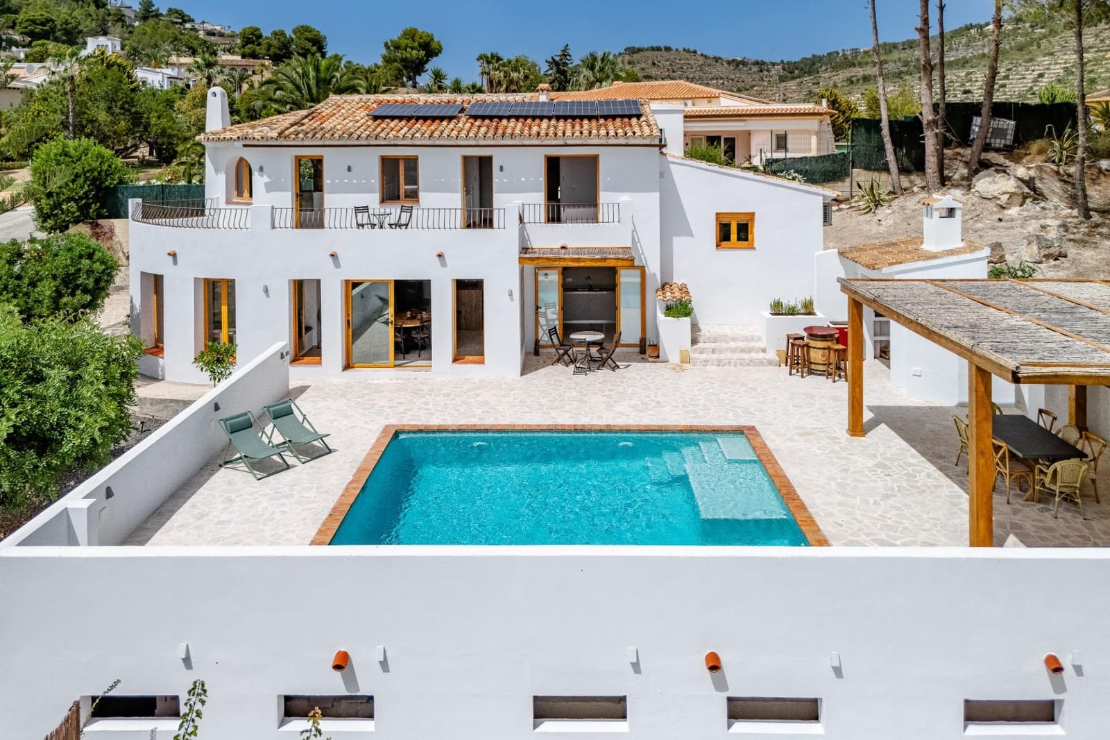 4 bedroom Villa for sale in Calpe / Calp with pool garage - € 925,000 (Ref: 9936565)