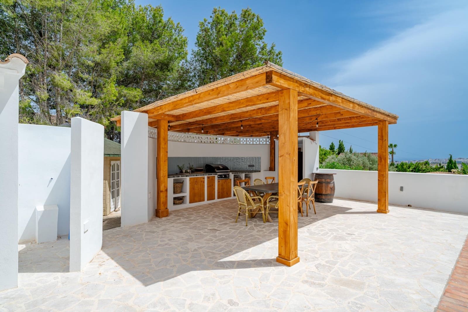 4 bedroom Villa for sale in Calpe / Calp with pool garage - € 925,000 (Ref: 9936565)