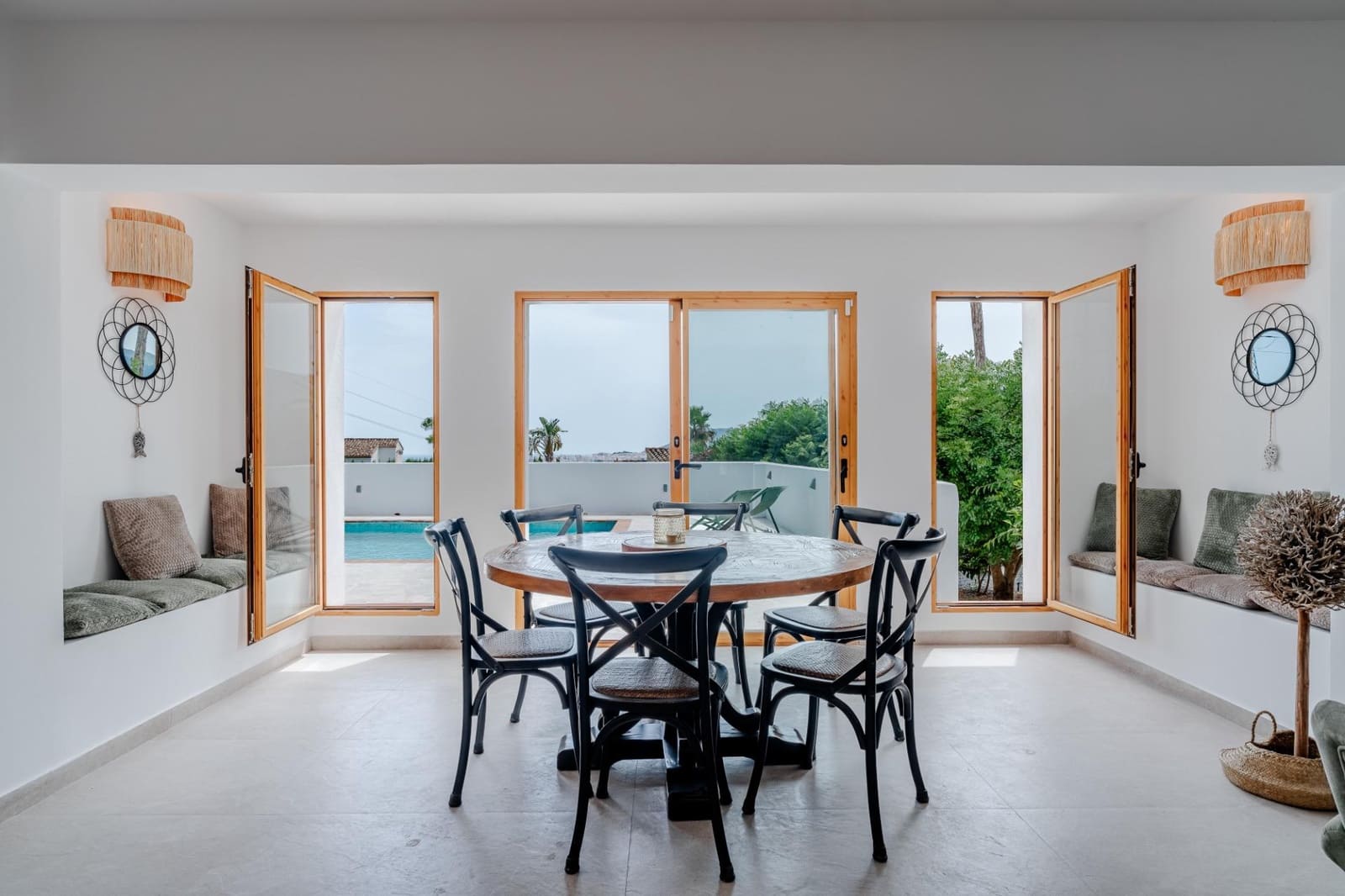 4 bedroom Villa for sale in Calpe / Calp with pool garage - € 925,000 (Ref: 9936565)