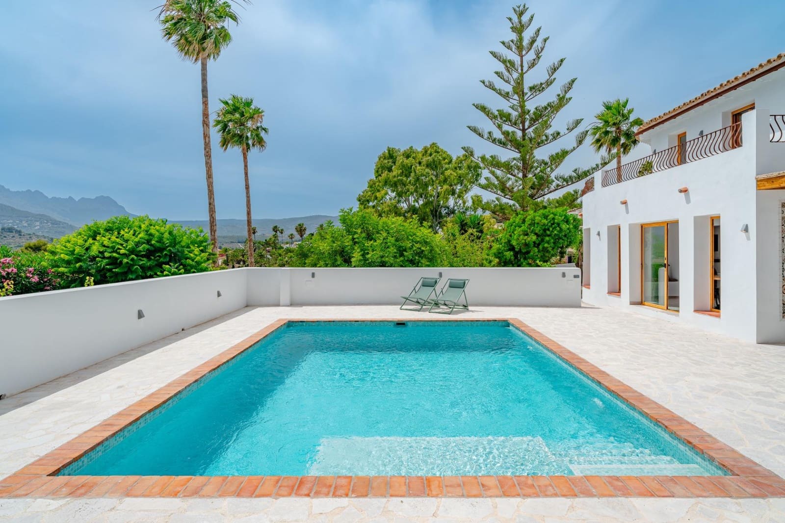 4 bedroom Villa for sale in Calpe / Calp with pool garage - € 925,000 (Ref: 9936565)