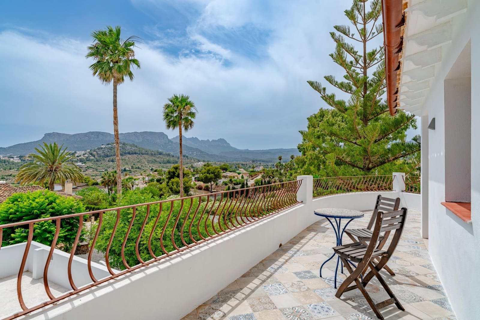4 bedroom Villa for sale in Calpe / Calp with pool garage - € 925,000 (Ref: 9936565)