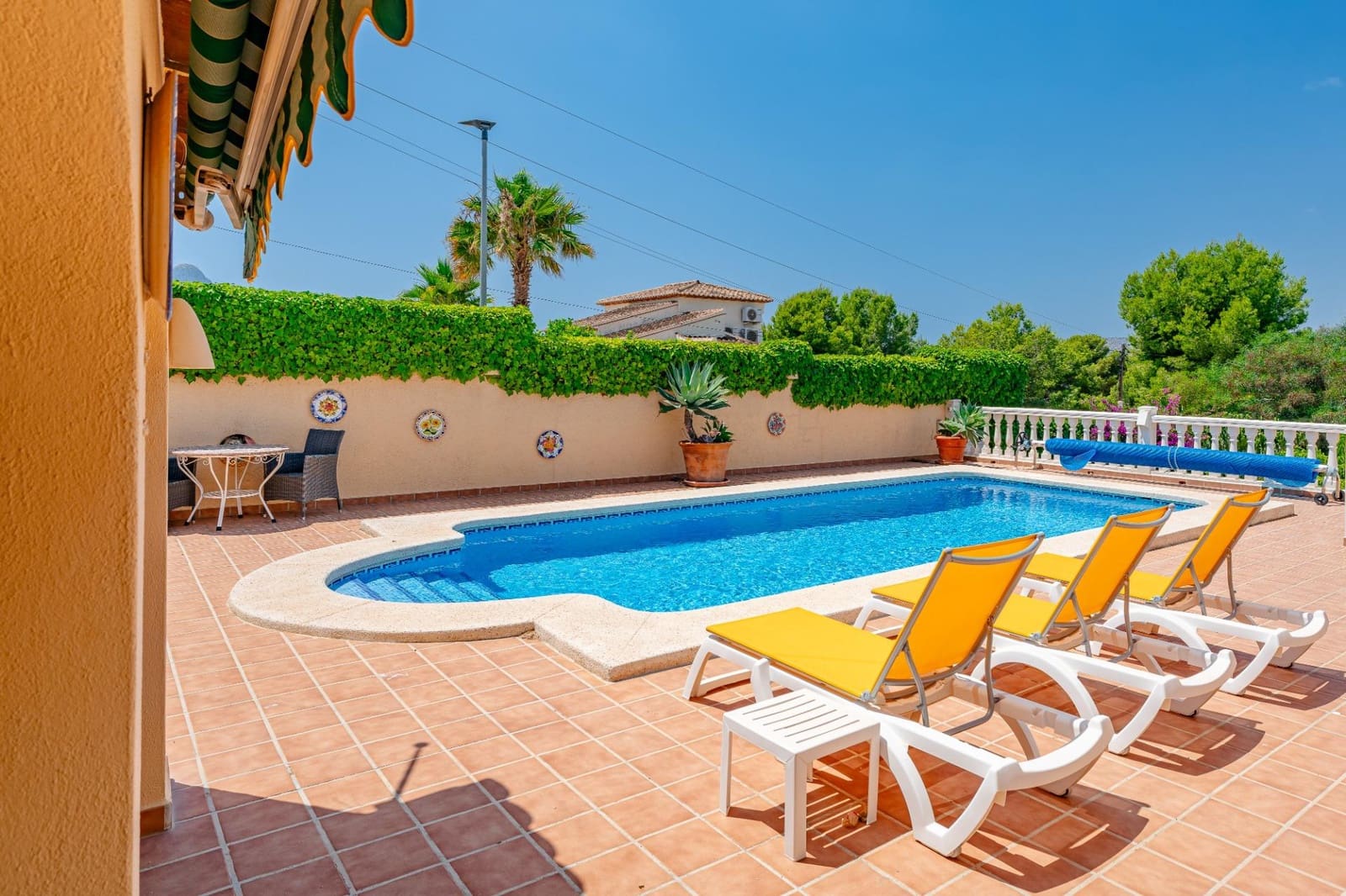 4 Zimmer Villa zu verkaufen in Calpe / Calp mit Pool Garage - 690.000 € (Ref: 9940348)