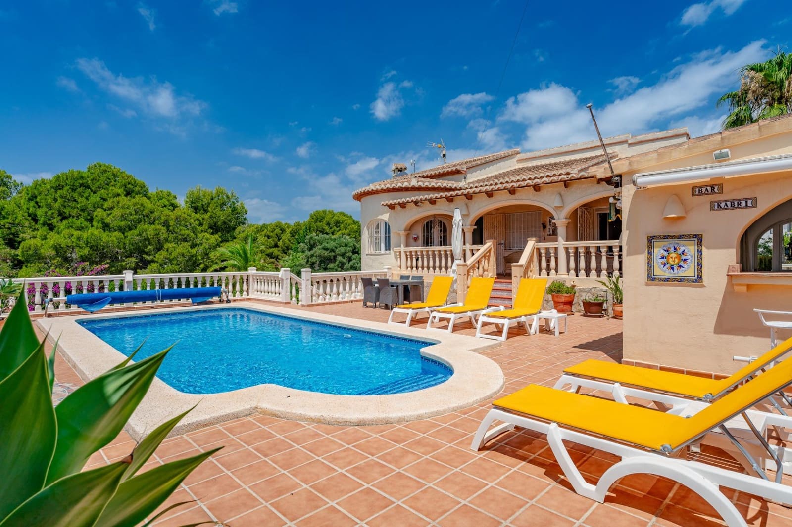 4 Zimmer Villa zu verkaufen in Calpe / Calp mit Pool Garage - 690.000 € (Ref: 9940348)