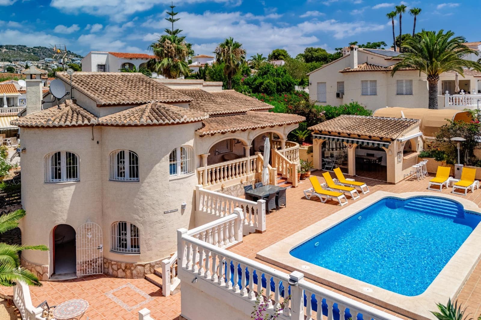 4 Zimmer Villa zu verkaufen in Calpe / Calp mit Pool Garage - 690.000 € (Ref: 9940348)