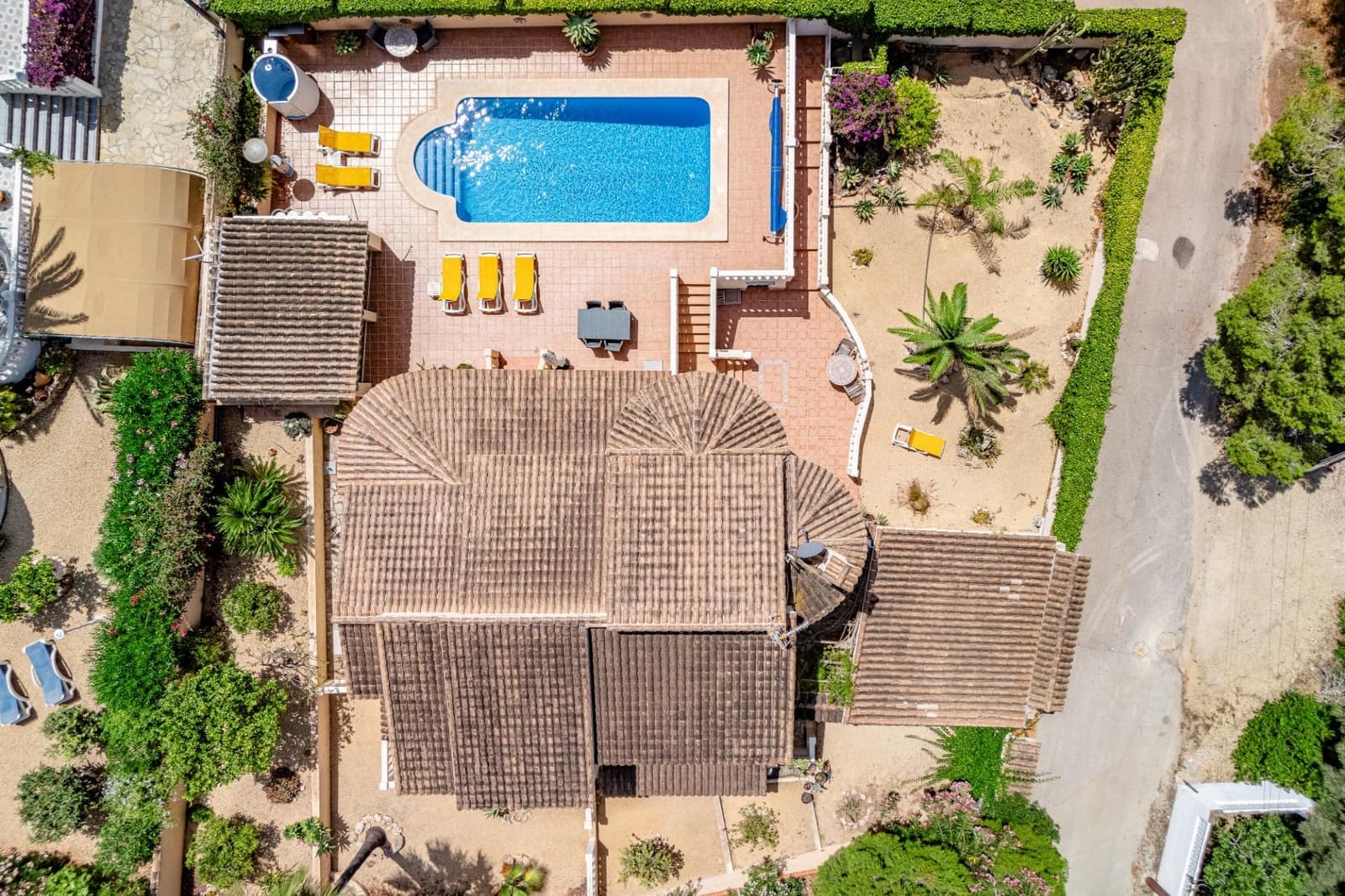 4 Zimmer Villa zu verkaufen in Calpe / Calp mit Pool Garage - 690.000 € (Ref: 9940348)