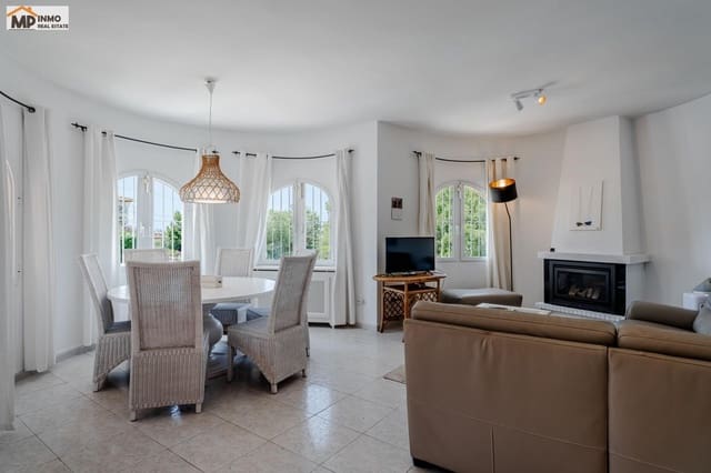 Chalet de 4 habitaciones en Calpe / Calp en venta con piscina garaje - 690.000 € (Ref: 9940348)