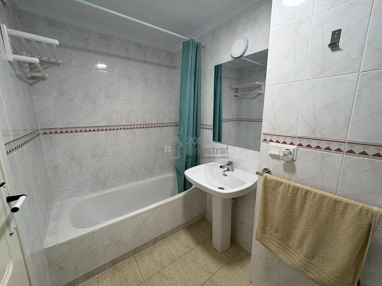 2 quarto Apartamento para arrendar em Benidorm com garagem - 900 € (Ref: 10014872)