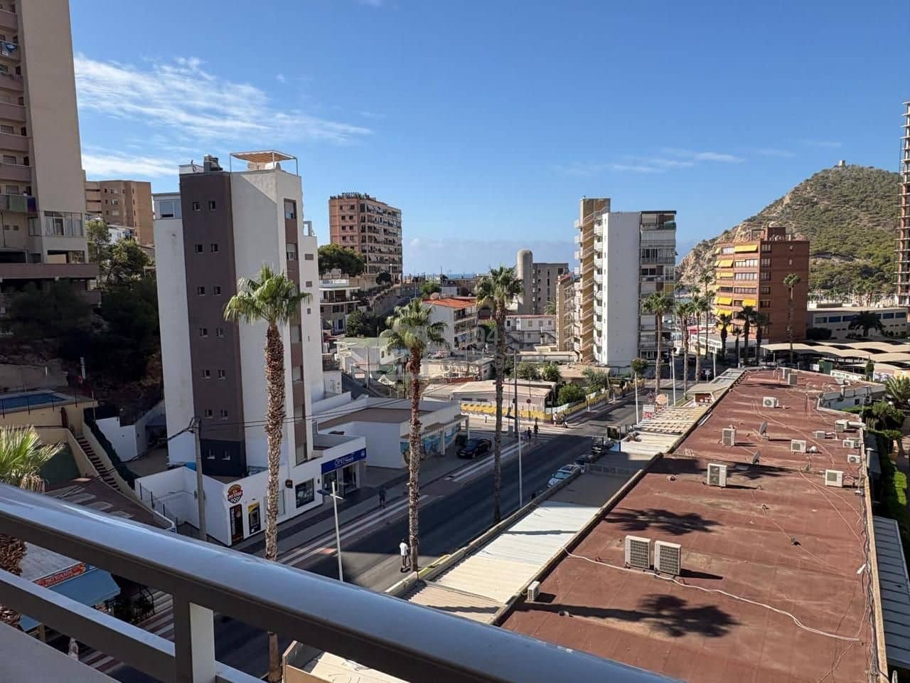 2 quarto Apartamento para arrendar em Benidorm com garagem - 900 € (Ref: 10014872)