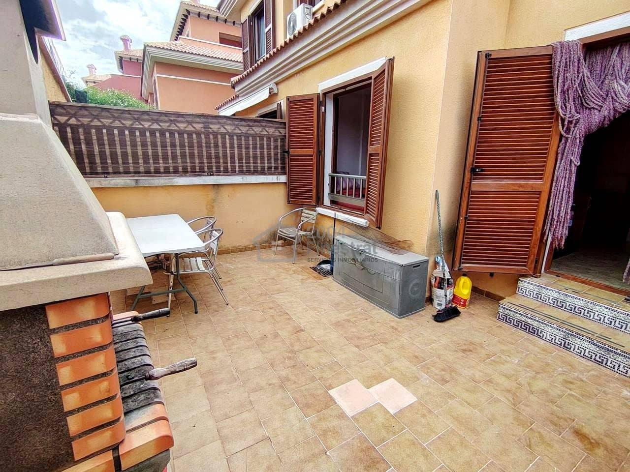 Chalet de 3 habitaciones en Finestrat en venta con piscina - 300.000 € (Ref: 10043724)