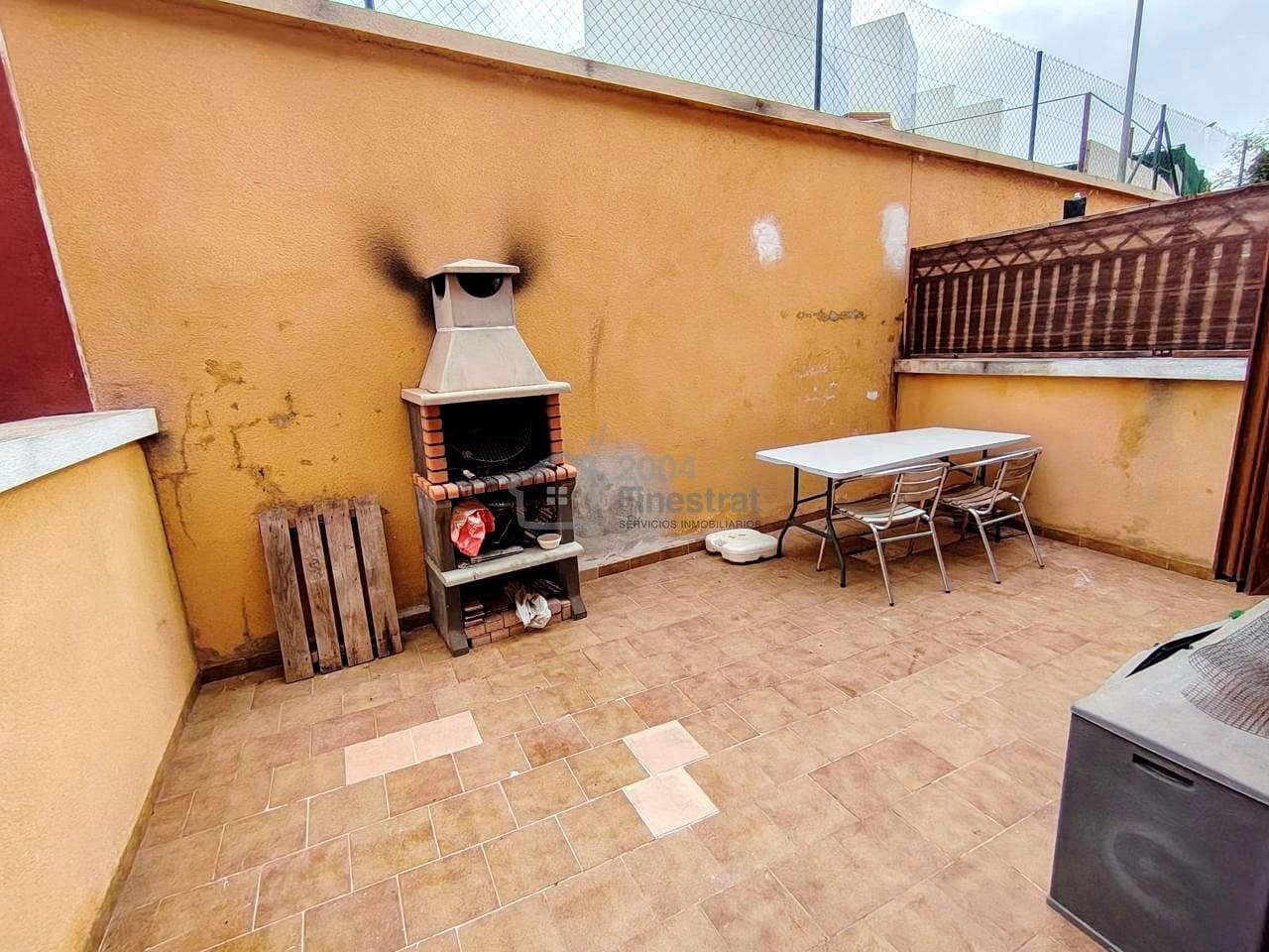 Chalet de 3 habitaciones en Finestrat en venta con piscina - 300.000 € (Ref: 10043724)