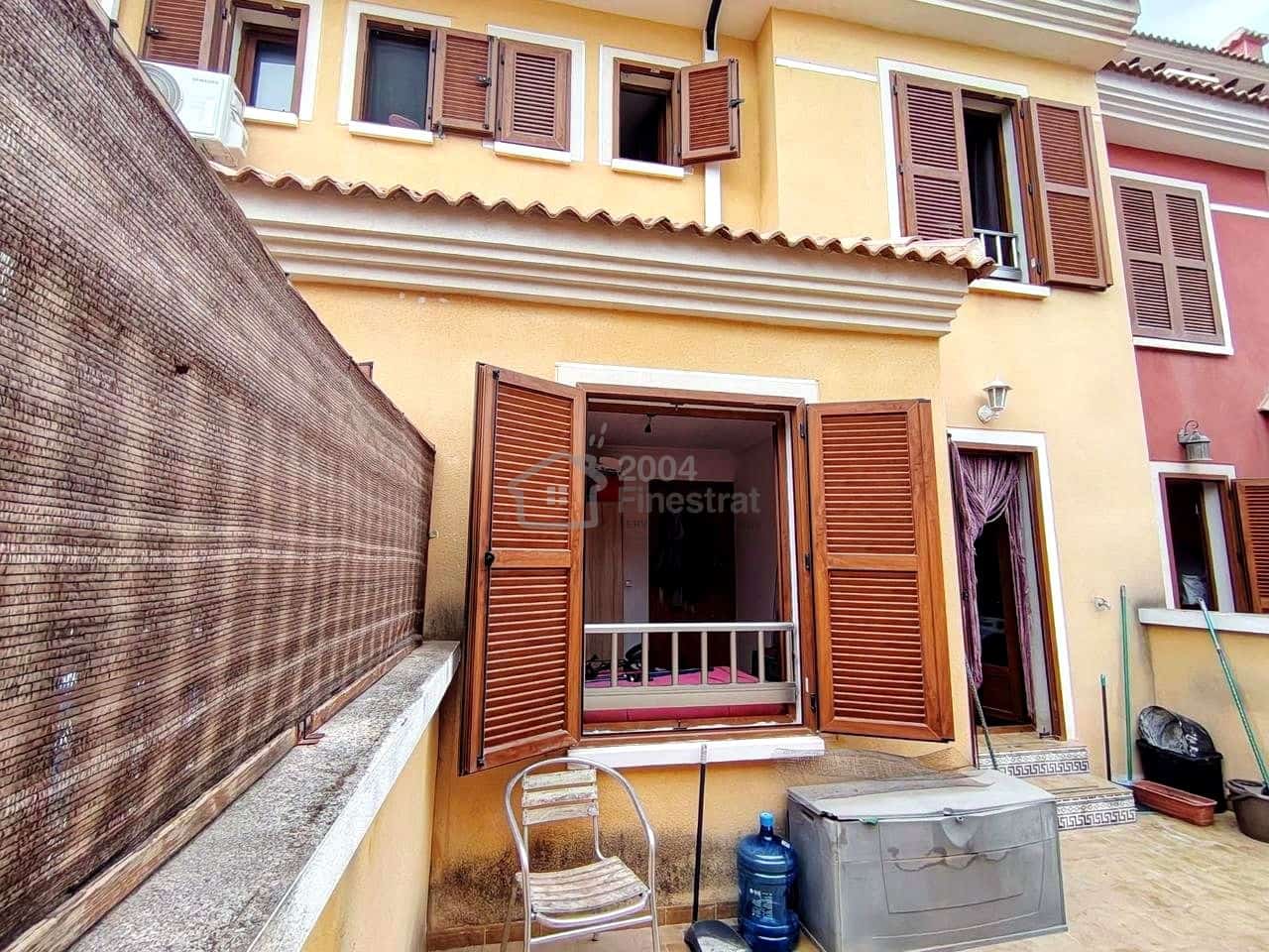 Chalet de 3 habitaciones en Finestrat en venta con piscina - 300.000 € (Ref: 10043724)