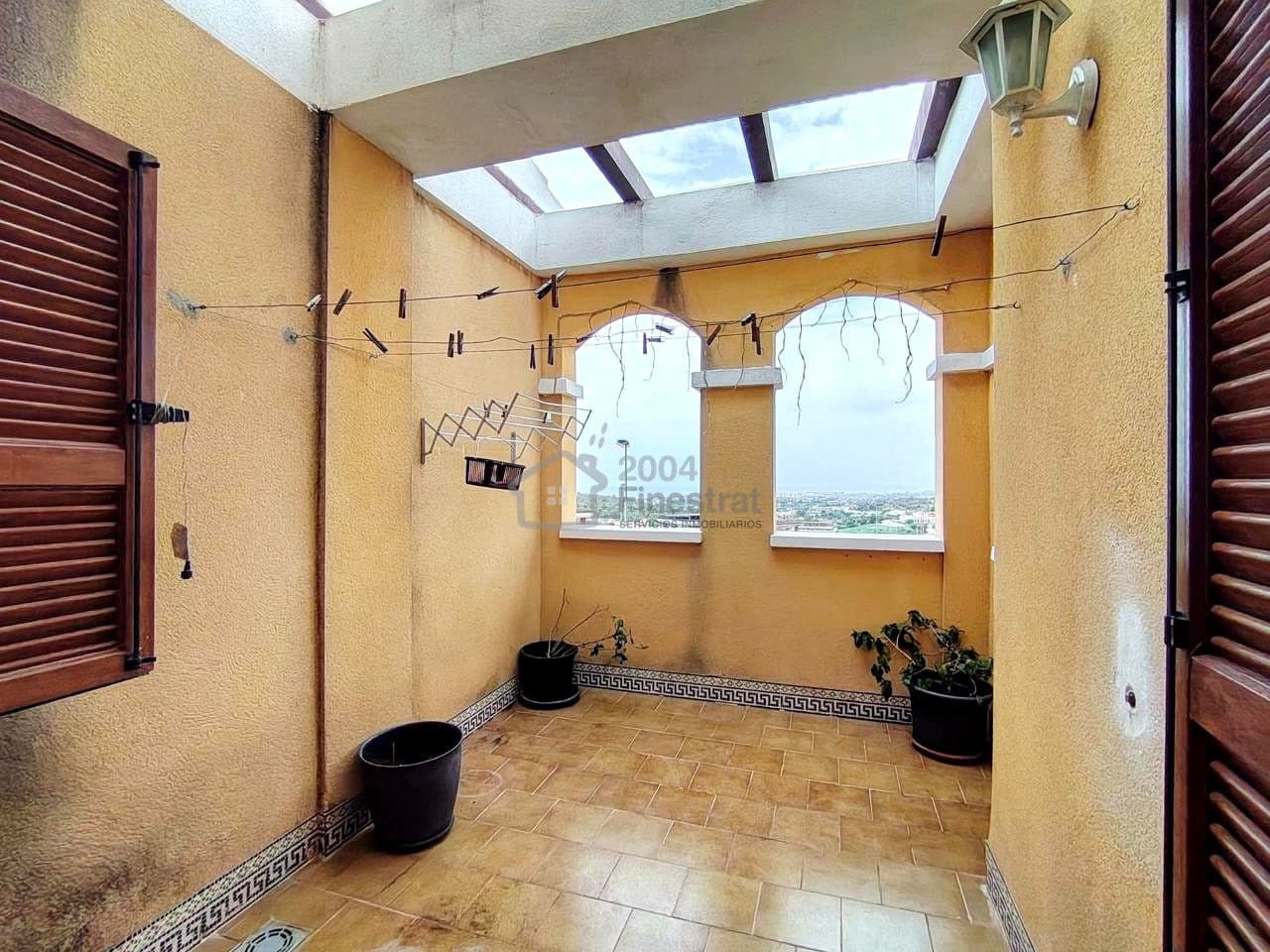 Chalet de 3 habitaciones en Finestrat en venta con piscina - 300.000 € (Ref: 10043724)