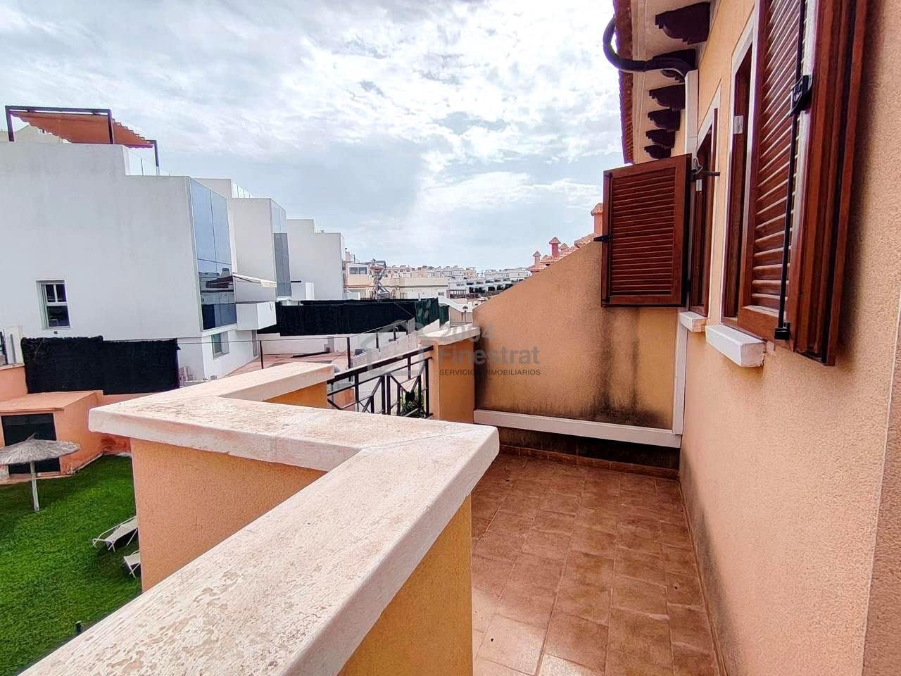 Chalet de 3 habitaciones en Finestrat en venta con piscina - 300.000 € (Ref: 10043724)