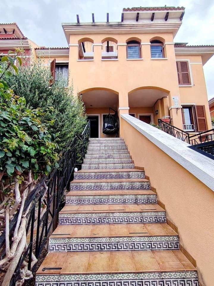 Chalet de 3 habitaciones en Finestrat en venta con piscina - 300.000 € (Ref: 10043724)
