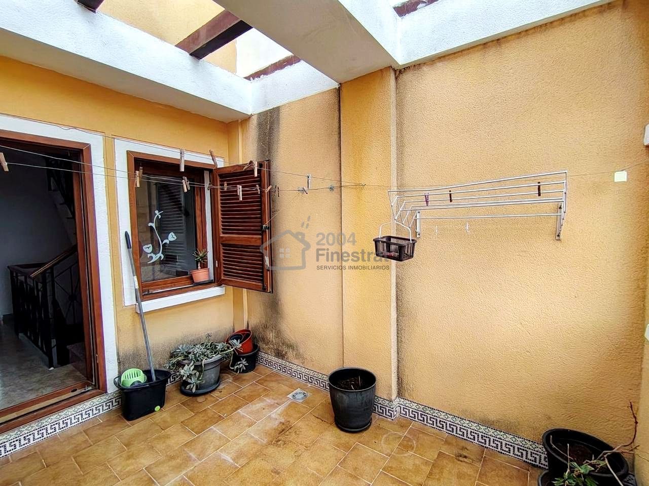 Chalet de 3 habitaciones en Finestrat en venta con piscina - 300.000 € (Ref: 10043724)