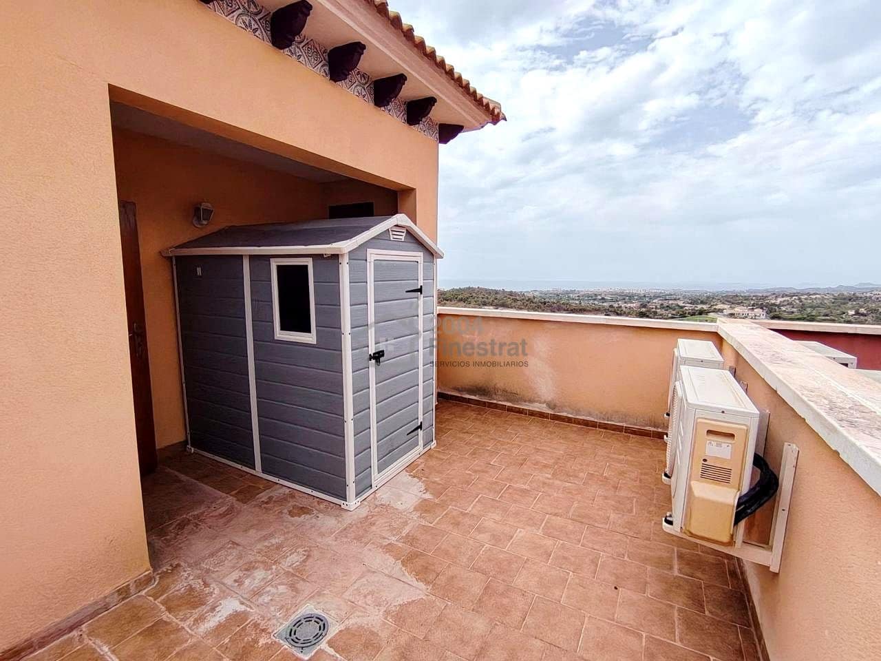 Chalet de 3 habitaciones en Finestrat en venta con piscina - 300.000 € (Ref: 10043724)