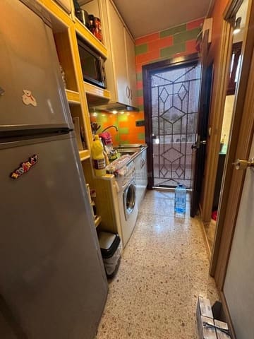 Lejlighed til leje i Playa Poniente, Benidorm med garage - € 800 (Ref: 10135138)