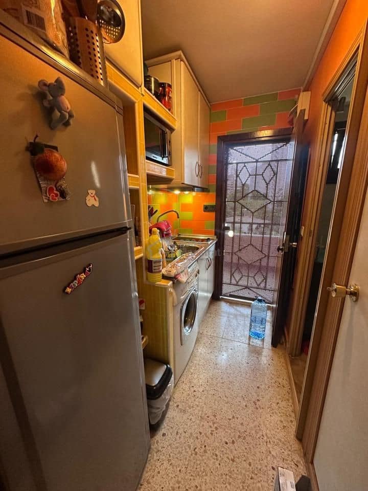 Mieszkanie do wynajęcia w Benidorm z garażem - 800 € (Ref: 10135138)