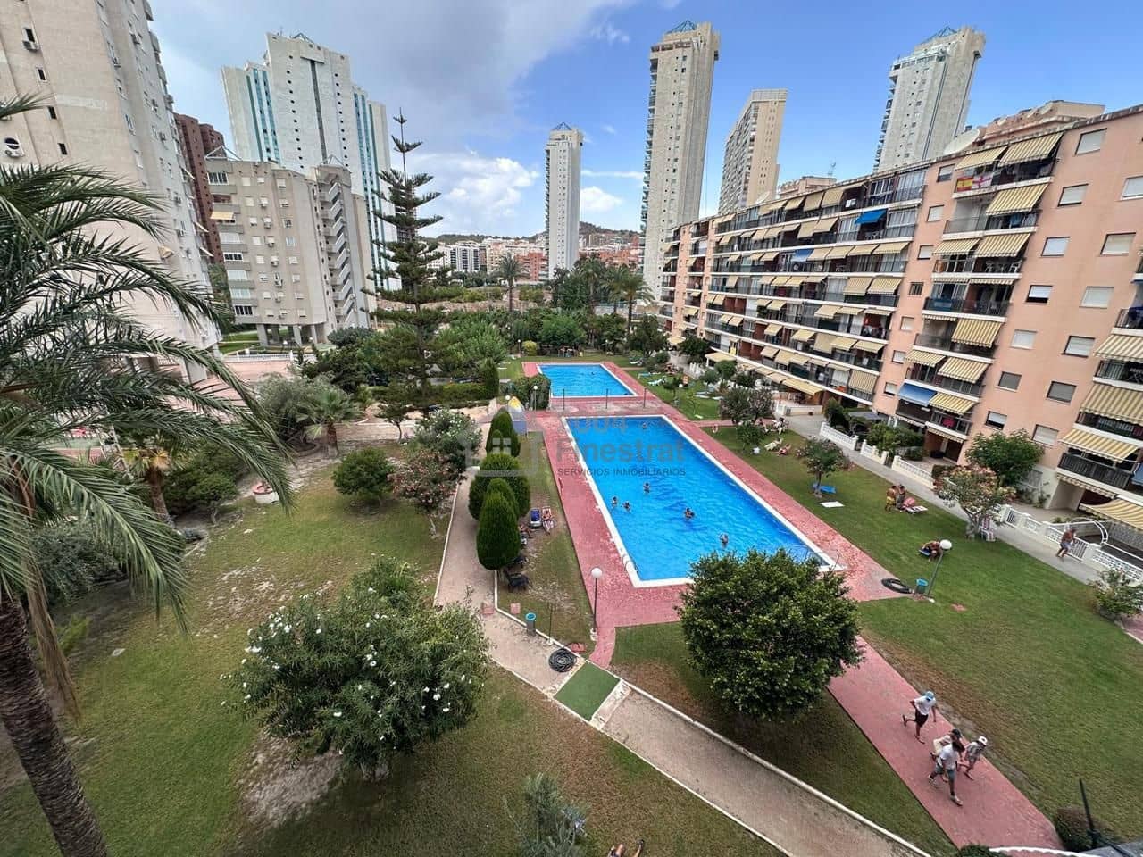 Mieszkanie do wynajęcia w Benidorm z garażem - 800 € (Ref: 10135138)
