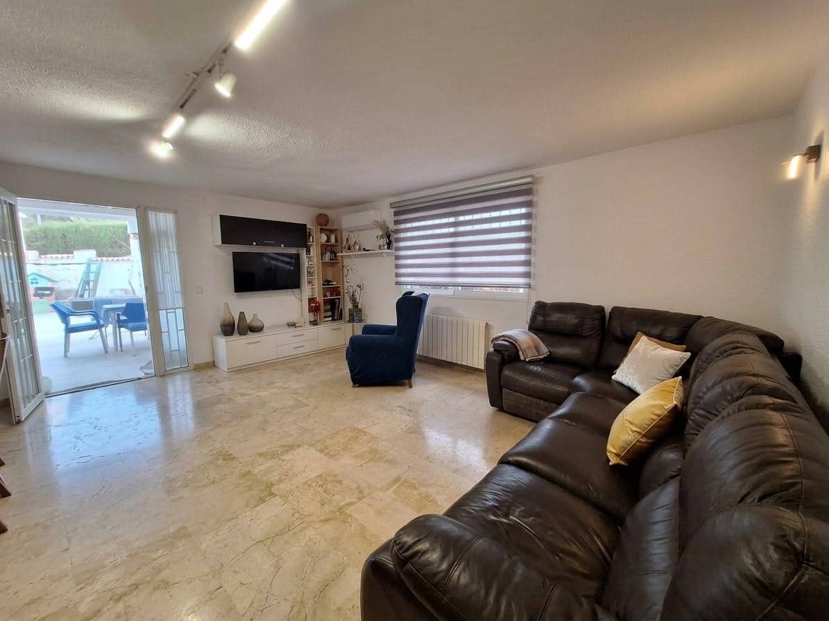 5 bedroom Villa for sale in La Nucia - € 570,000 (Ref: 10163393)