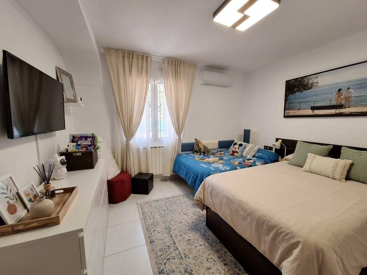5 bedroom Villa for sale in La Nucia - € 570,000 (Ref: 10163393)