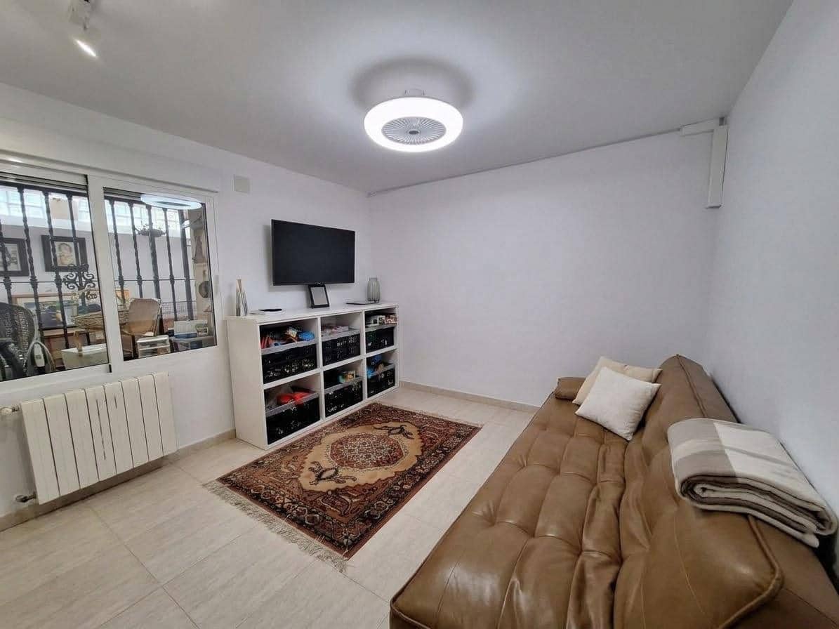 5 bedroom Villa for sale in La Nucia - € 570,000 (Ref: 10163393)