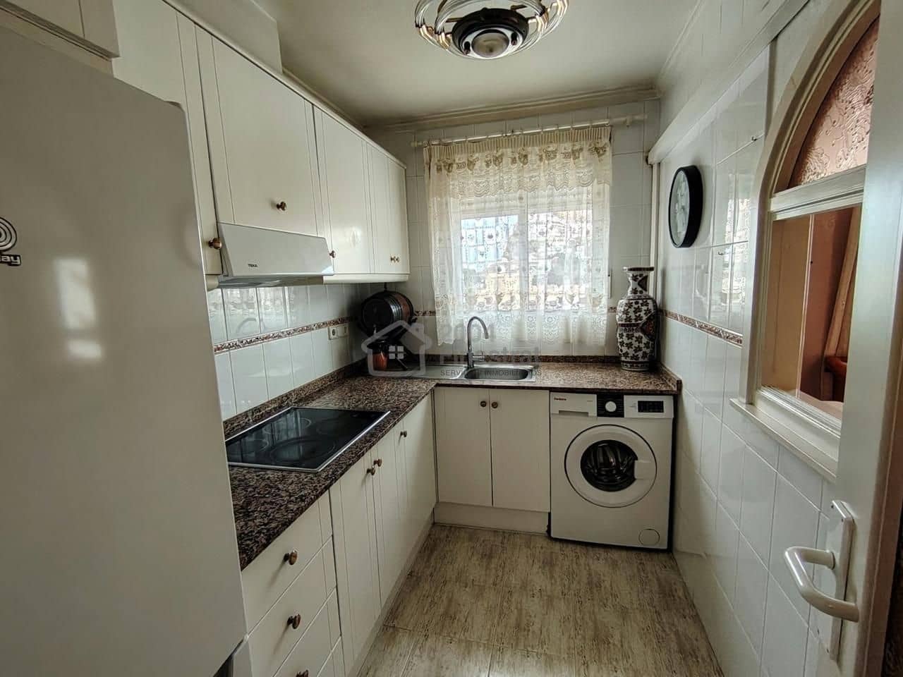 2 soveværelse Lejlighed til leje i Benidorm med garage - € 1.100 (Ref: 10167935)