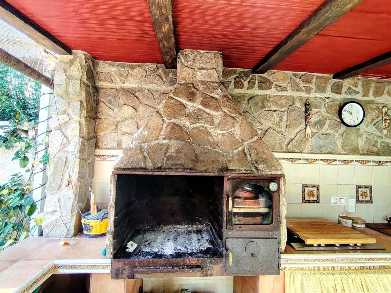 4 slaapkamer Villa te koop in La Nucia met zwembad garage - € 358.000 (Ref: 10172352)