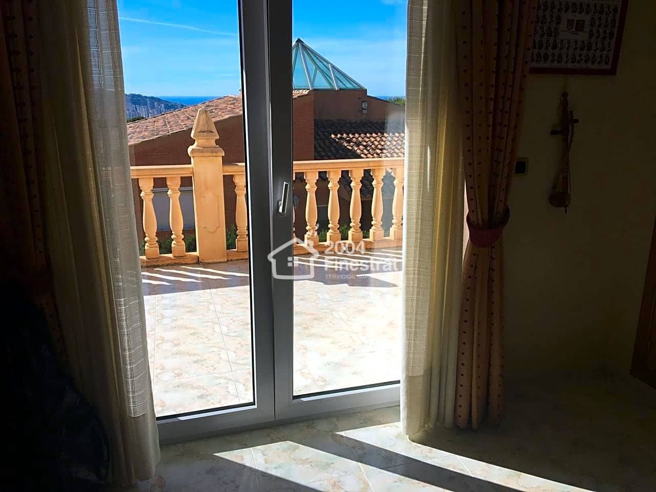 4 sypialnia Willa na sprzedaż w La Nucia z basenem garażem - 695 000 € (Ref: 4745781)