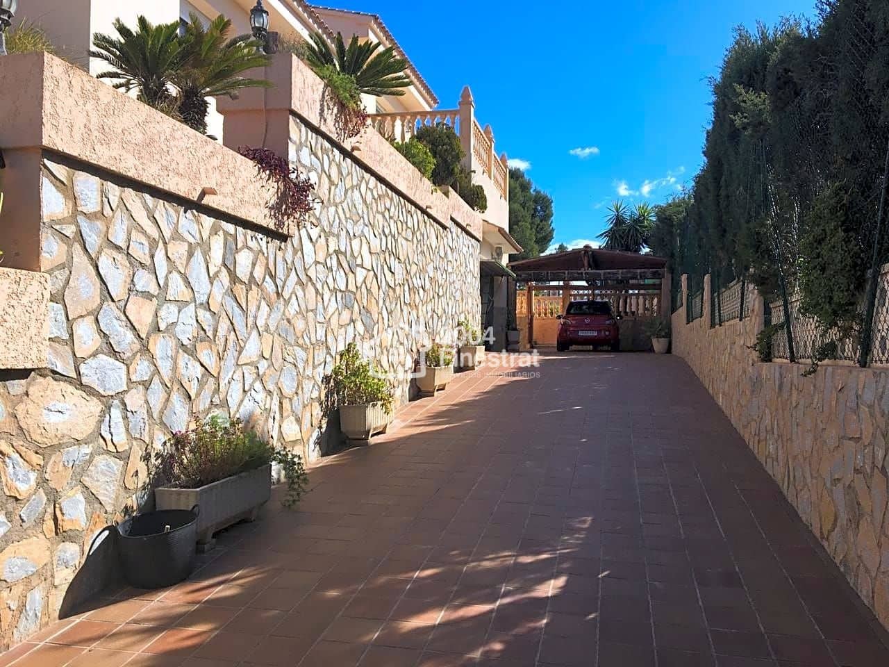 4 sypialnia Willa na sprzedaż w La Nucia z basenem garażem - 695 000 € (Ref: 4745781)