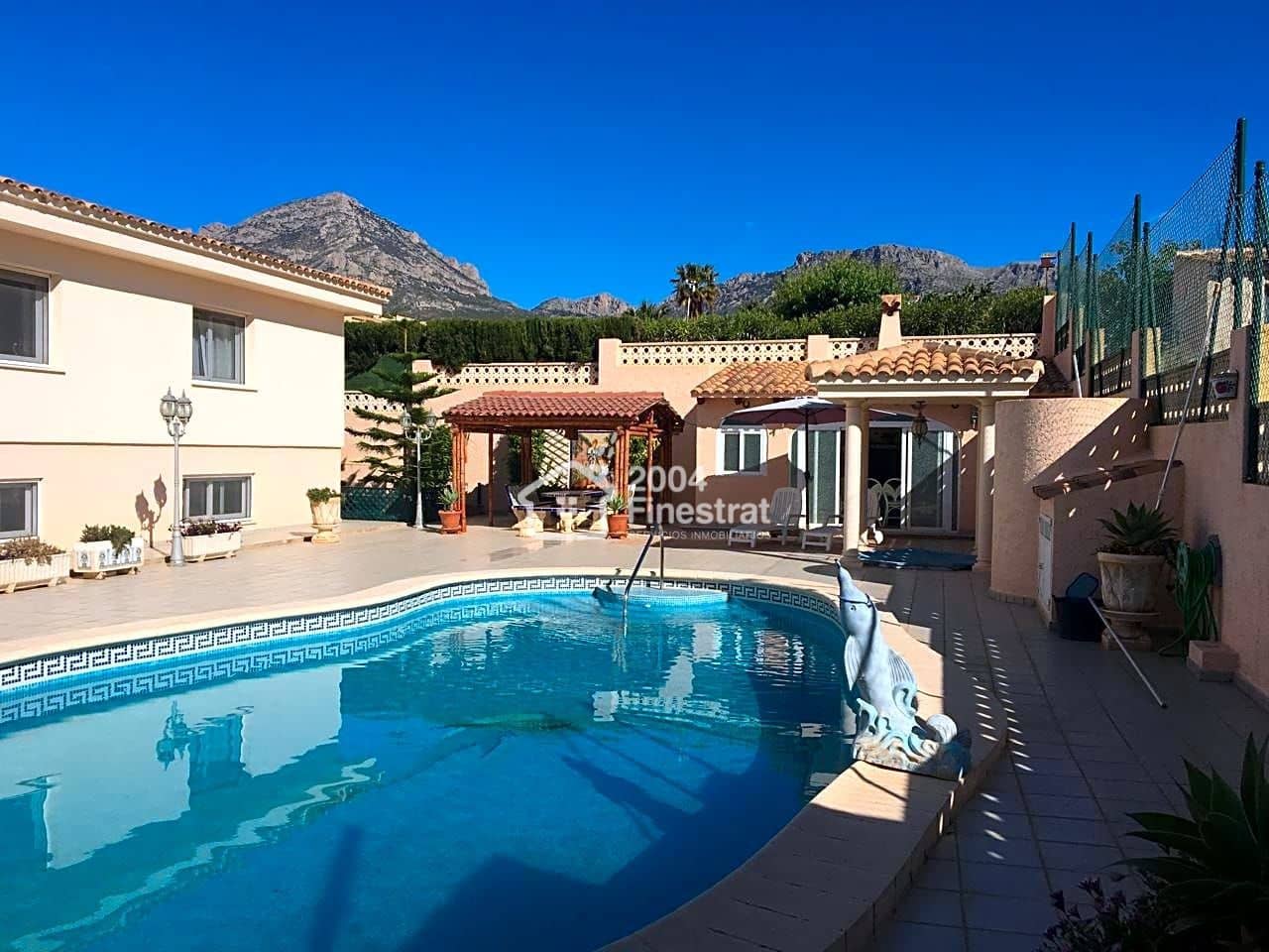 4 sypialnia Willa na sprzedaż w La Nucia z basenem garażem - 695 000 € (Ref: 4745781)