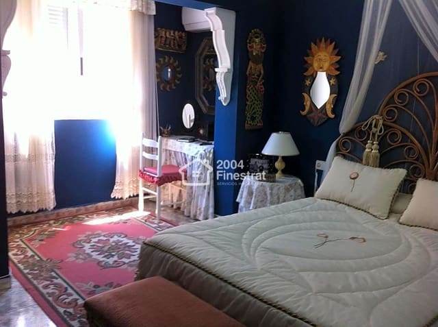 4 bedroom Villa for sale in Cala de Finestrat, Finestrat - € 670,000 (Ref: 4745792)