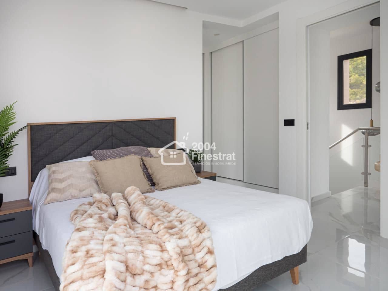 4 quarto Moradia para venda em Finestrat com piscina garagem - 1 049 000 € (Ref: 5618651)