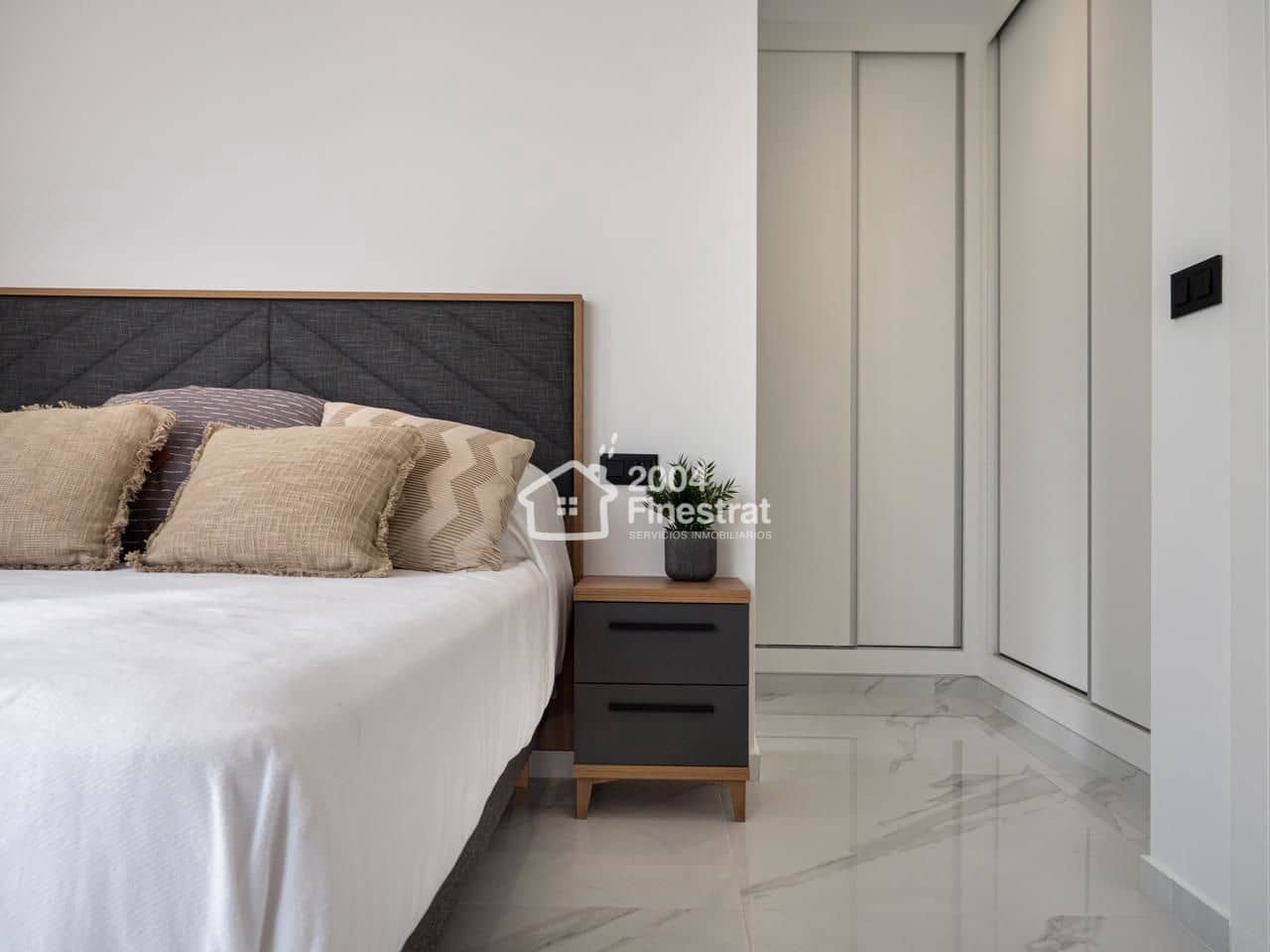 4 quarto Moradia para venda em Finestrat com piscina garagem - 1 049 000 € (Ref: 5618651)