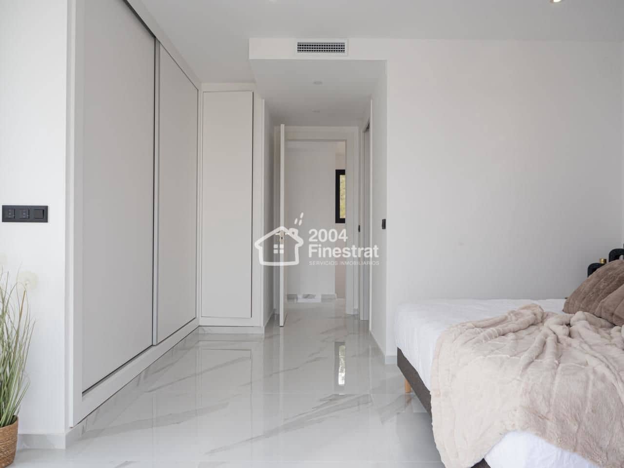 4 quarto Moradia para venda em Finestrat com piscina garagem - 1 049 000 € (Ref: 5618651)